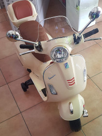 Globo Vespa GTS Super Sport Color Crema